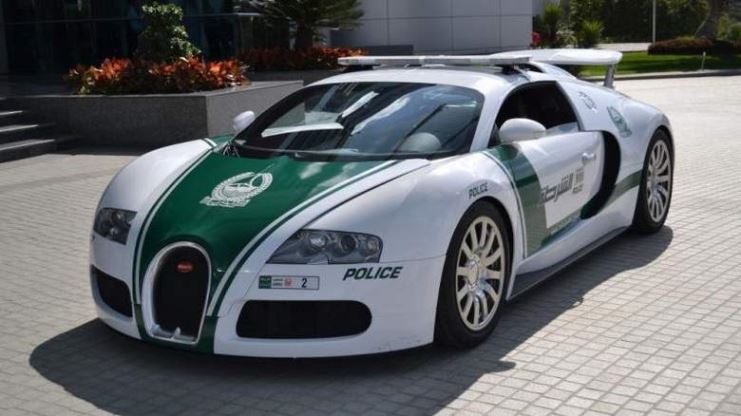 Патрульная машина в Дубае ставит новый мировой рекорд