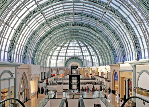 وجهة دبي: جنة المتسوقين