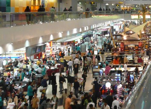 مطار دبي الدولي يحتفظ بلقب "أكثر المطارات ازدحامًا على مستوى العالم"