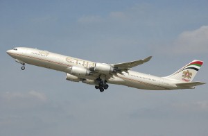 طيران الاتحاد يبدأ طرح رحلات إيرباص إيه 380 وبوينغ 787 
