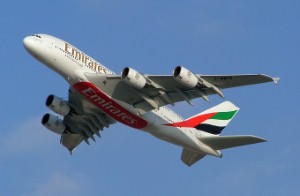 صافي أرباح طيران الإمارات يقفز 43% في 2013 