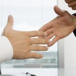 هيئة الطرق والمواصلات في دبي تعلن عن عقود رصف طرق بقيمة 100 مليون درهم إماراتي