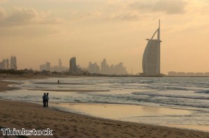 السائحون الصينيون يتدفقون إلى دبي