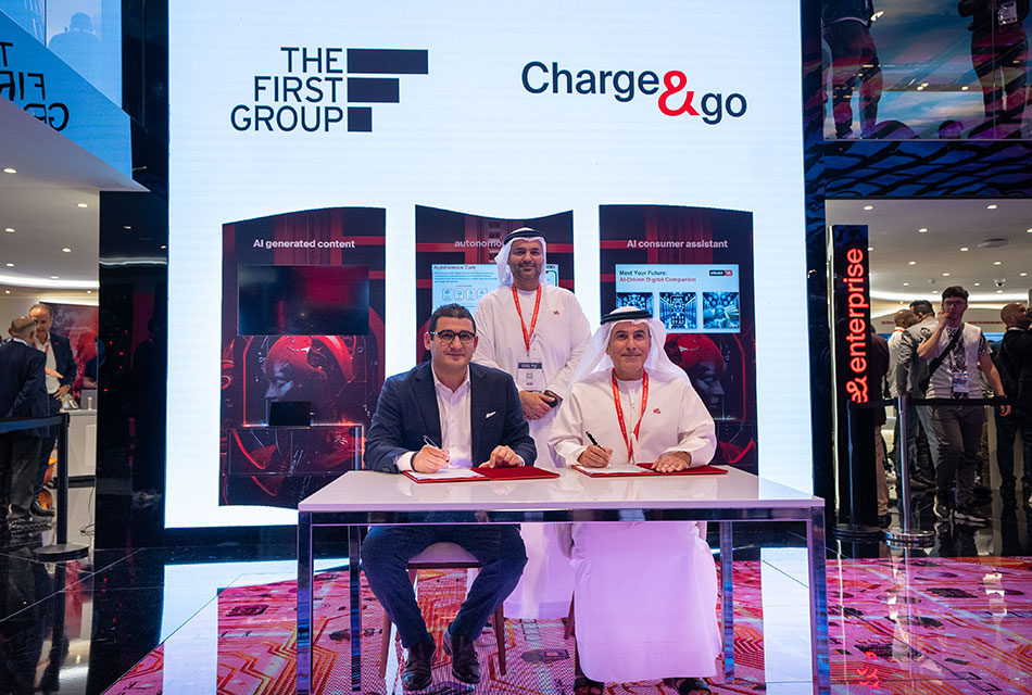 "ذا فيرست جروب" وشبكة شحن السيارات الكهربائيّة "Charge&Go" من &e  تضعان مفهوماً جديداً للضيافة الخضراء في دبي