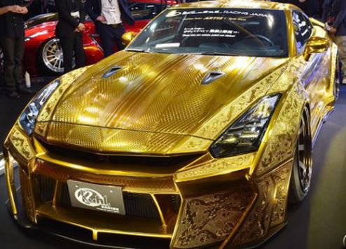 Gold Car, Dubai